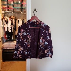 Flowery cropped blazer